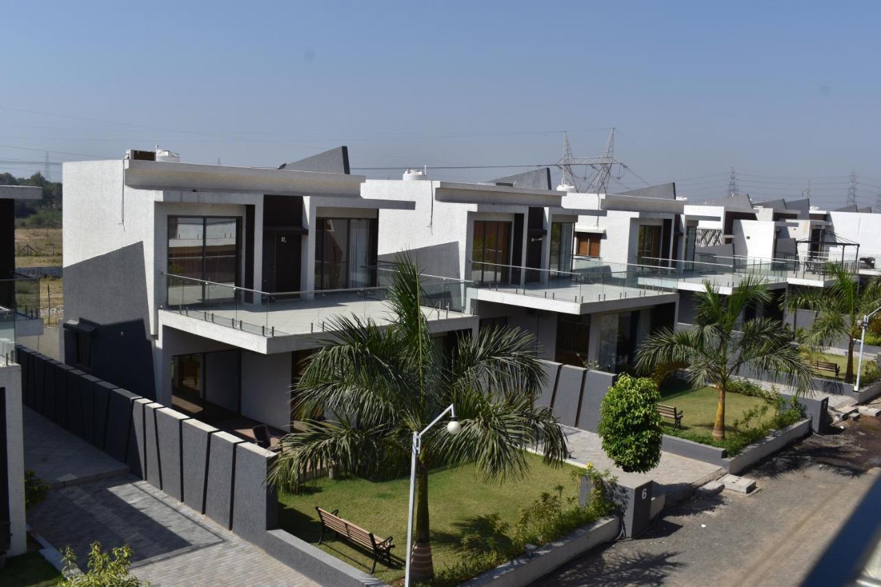 Orbit99 Club And Resort Rawal Exterior photo